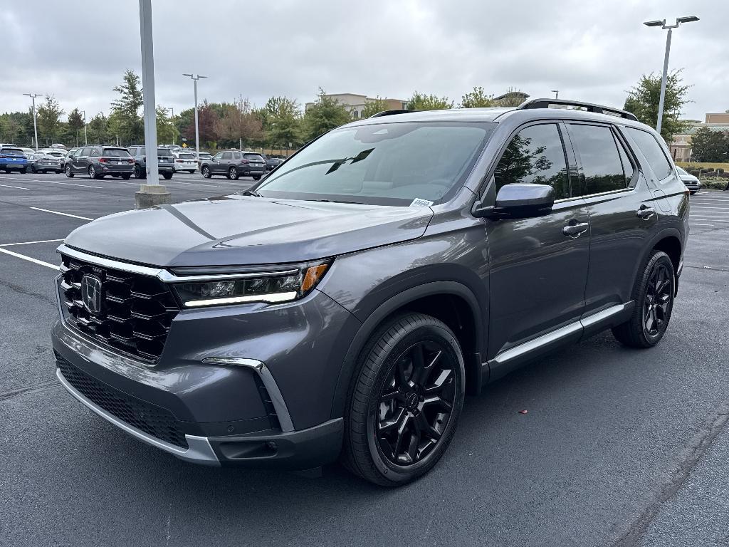 new 2025 Honda Pilot car, priced at $47,918