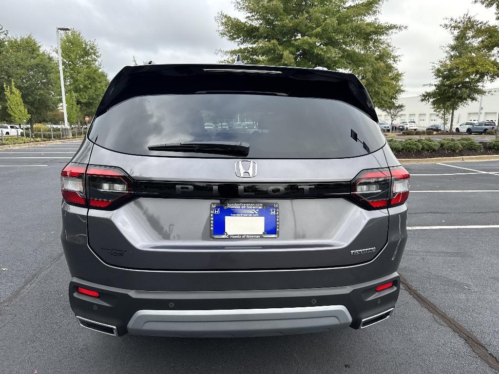 new 2025 Honda Pilot car, priced at $47,918