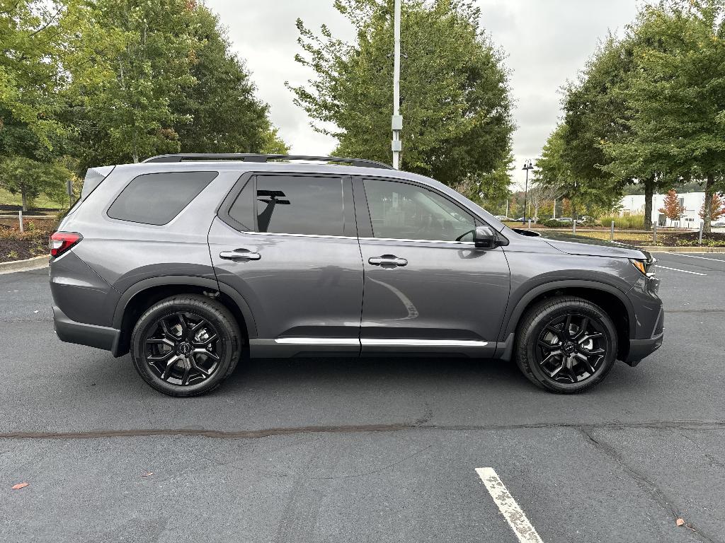 new 2025 Honda Pilot car, priced at $47,918