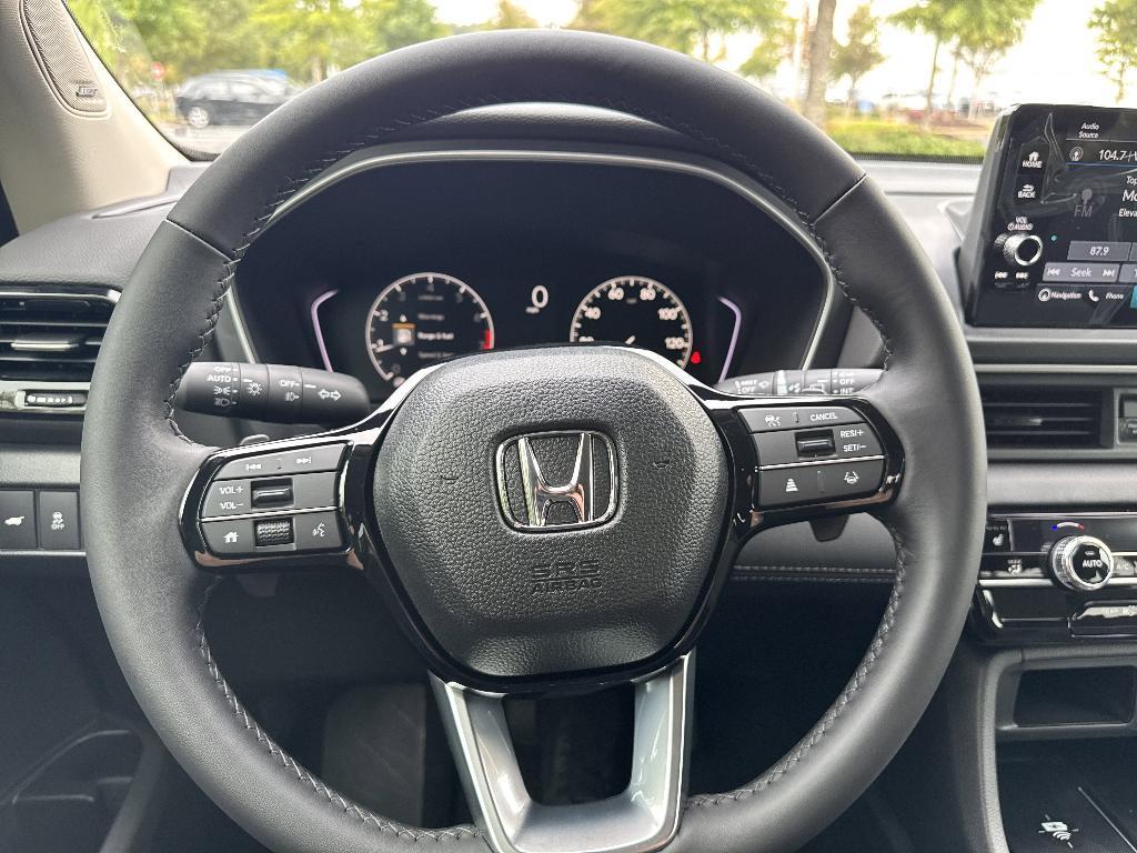 new 2025 Honda Pilot car, priced at $47,918