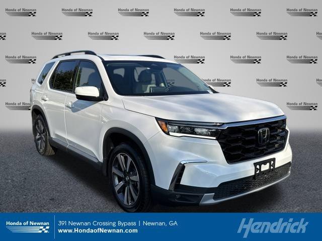 used 2025 Honda Pilot car, priced at $45,416