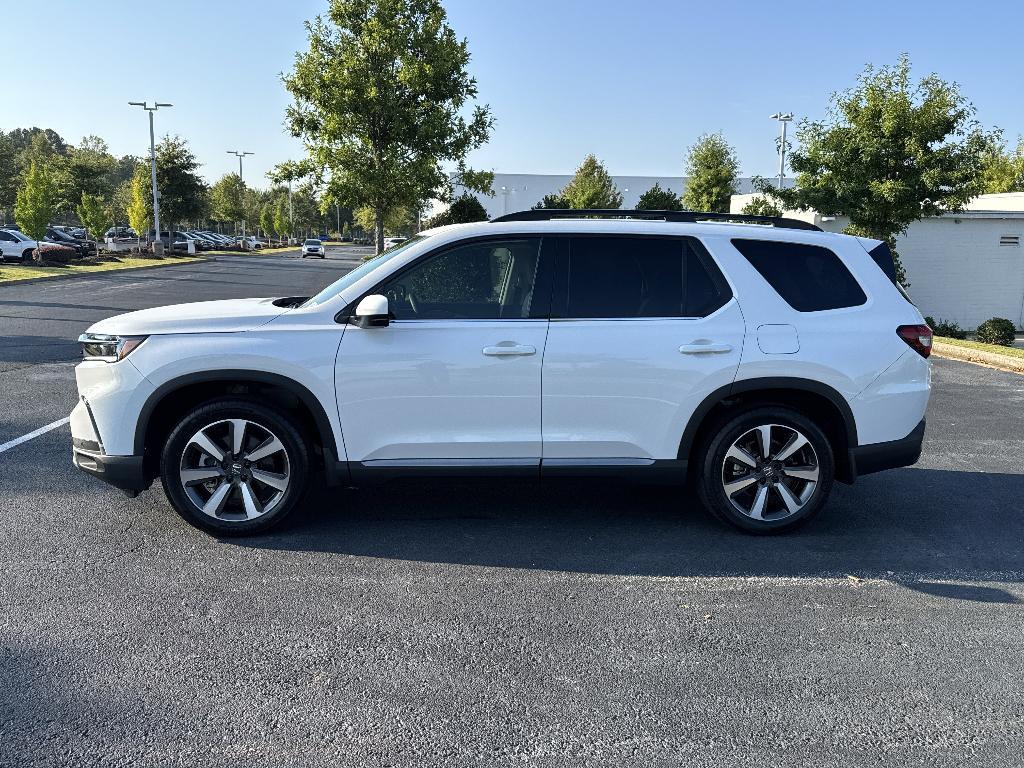 used 2025 Honda Pilot car, priced at $45,416