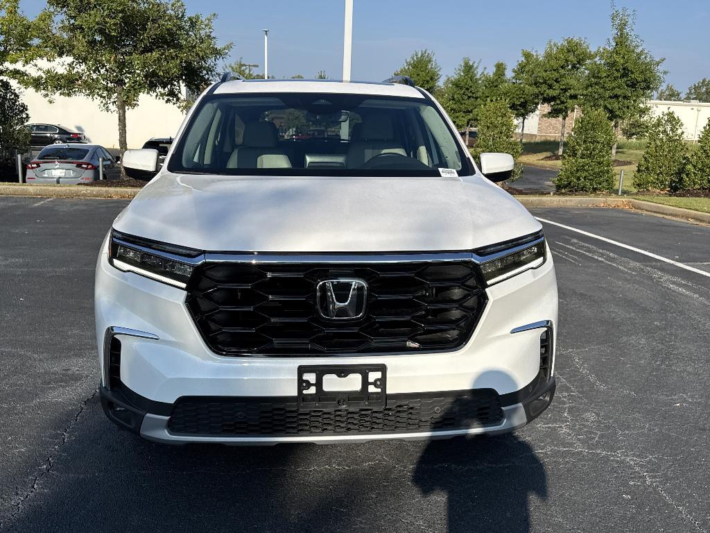 used 2025 Honda Pilot car, priced at $45,416