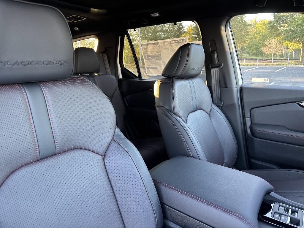 new 2025 Honda Pilot car, priced at $56,530