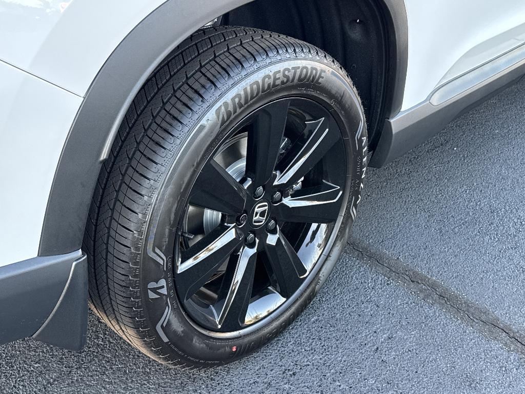 new 2025 Honda Pilot car, priced at $56,530