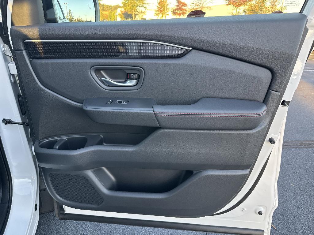 new 2025 Honda Pilot car, priced at $56,530