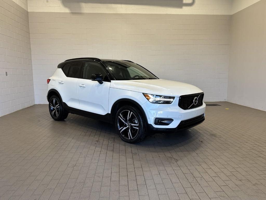 used 2019 Volvo XC40 car, priced at $18,725