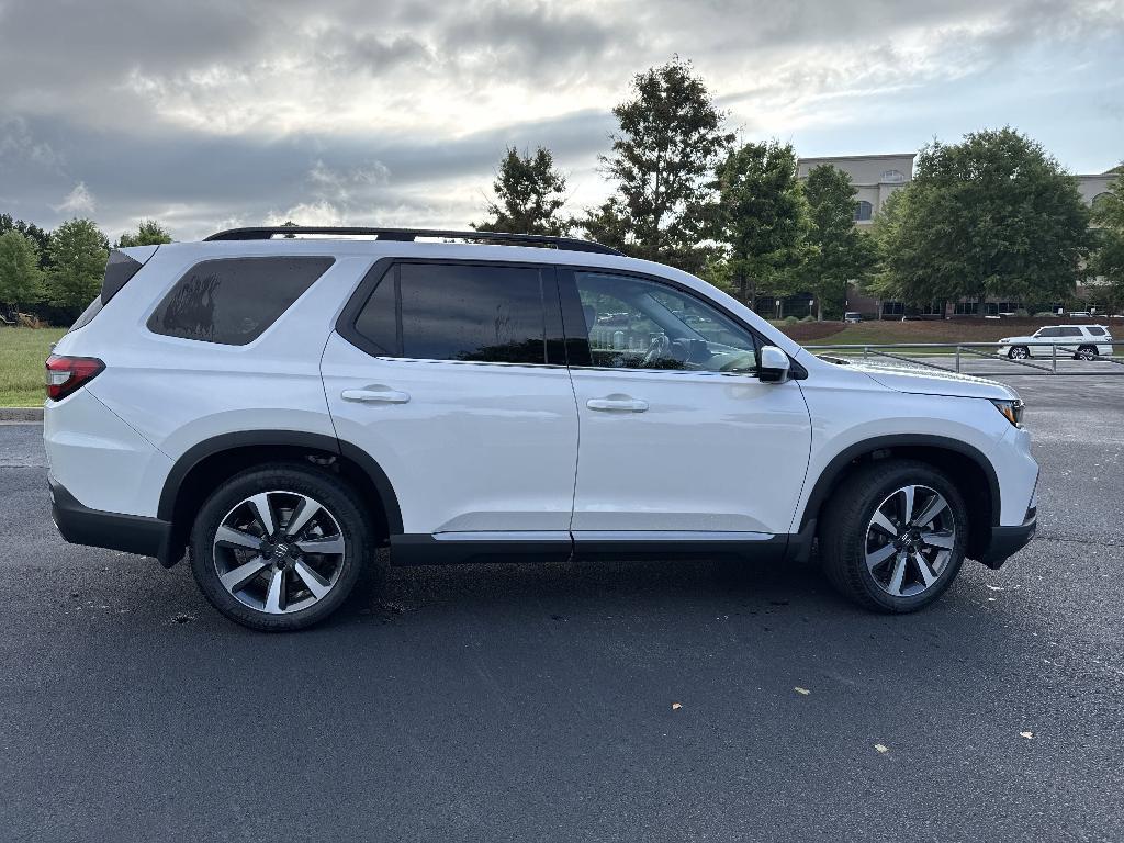 new 2025 Honda Pilot car, priced at $46,446