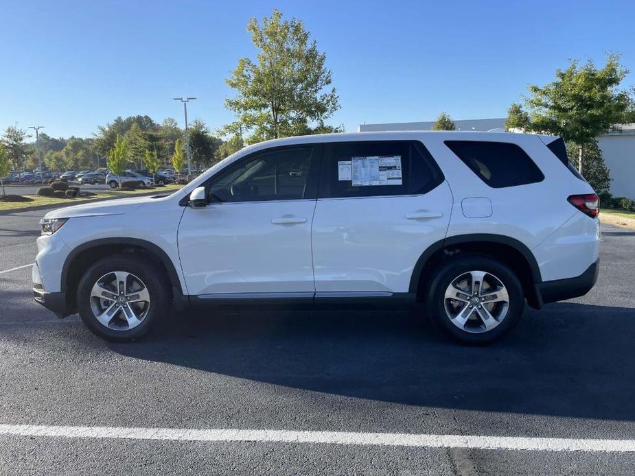 new 2025 Honda Pilot car, priced at $46,253