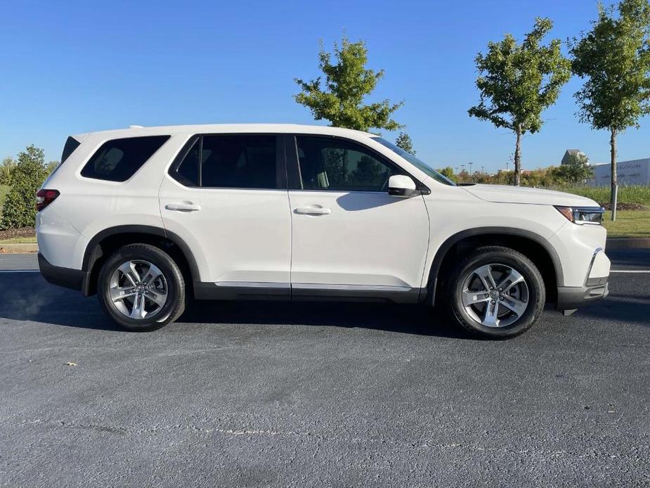 new 2025 Honda Pilot car, priced at $46,253