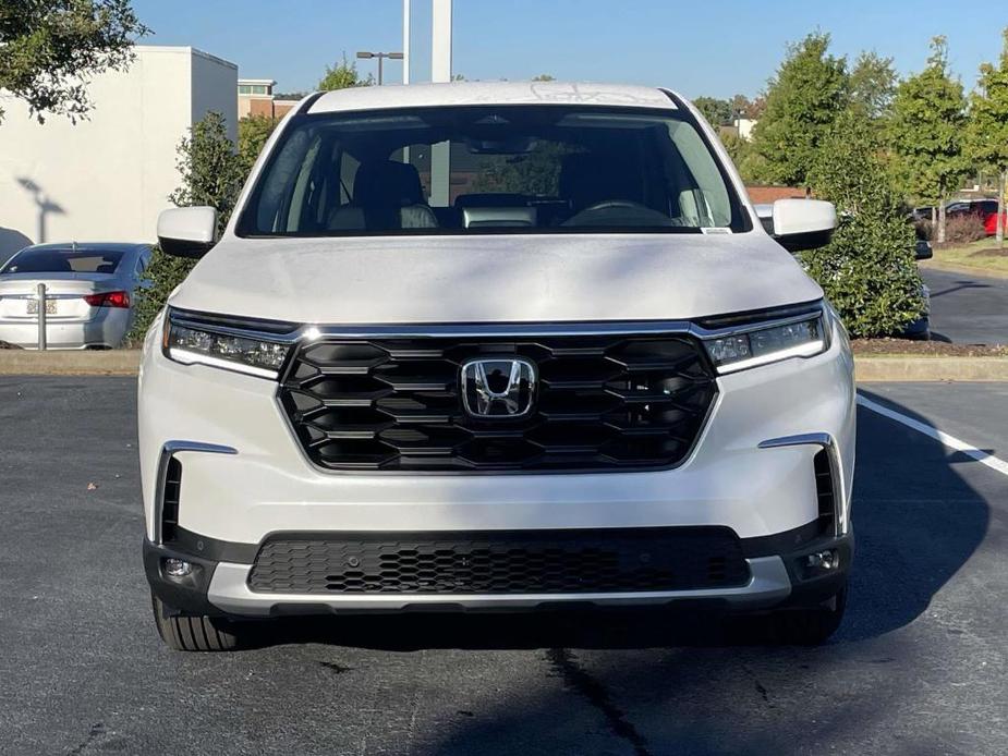 new 2025 Honda Pilot car, priced at $46,253