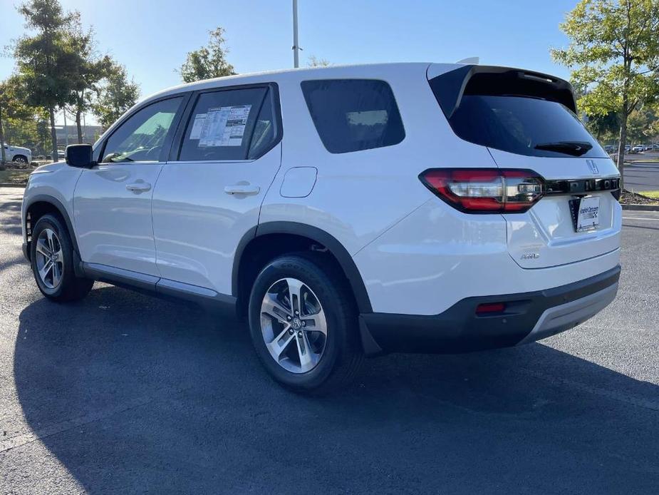 new 2025 Honda Pilot car, priced at $46,253