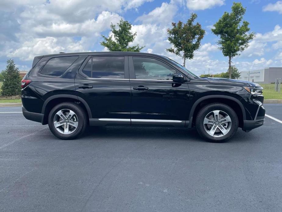 new 2025 Honda Pilot car, priced at $45,528