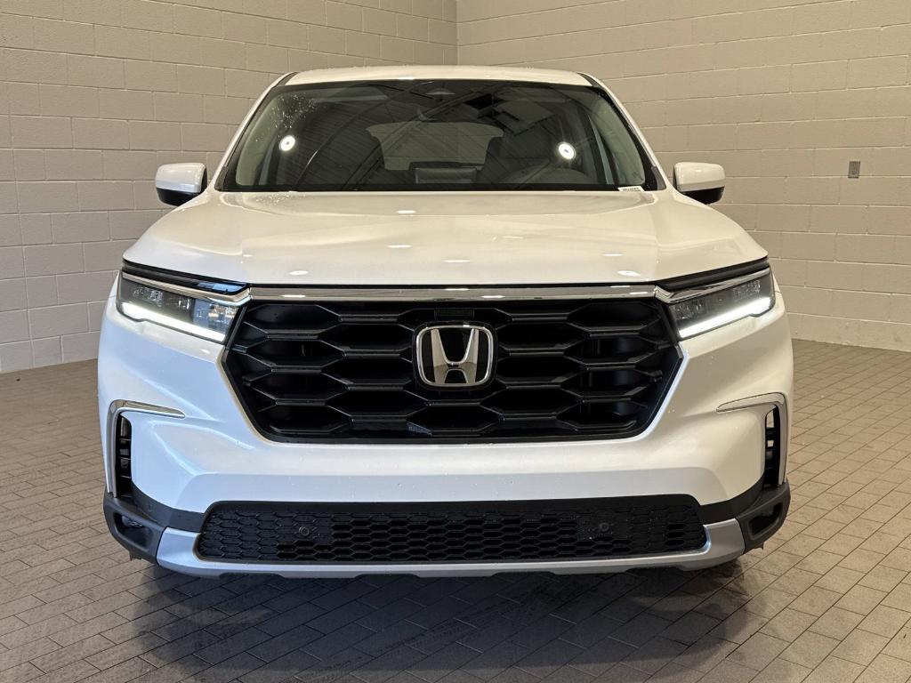 new 2025 Honda Pilot car, priced at $47,376