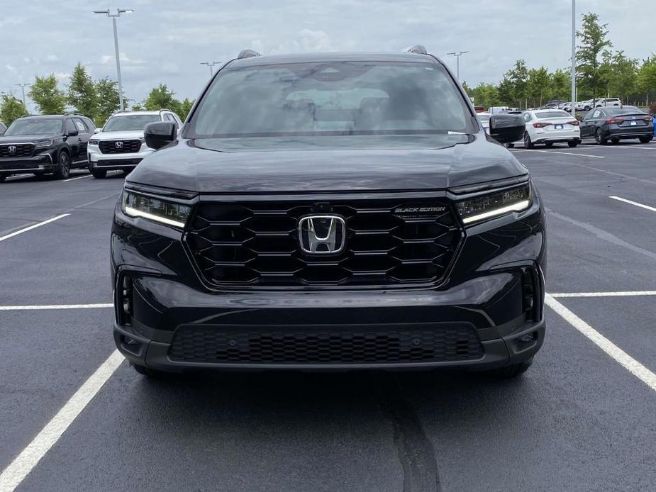 new 2025 Honda Pilot car, priced at $53,736