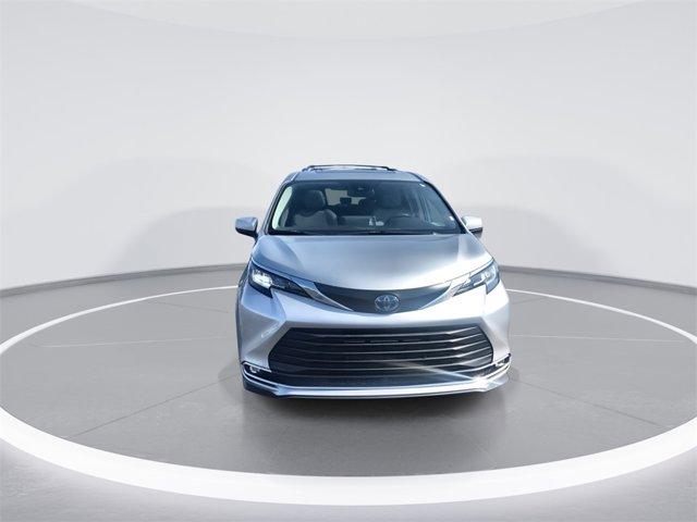 used 2023 Toyota Sienna car, priced at $39,980