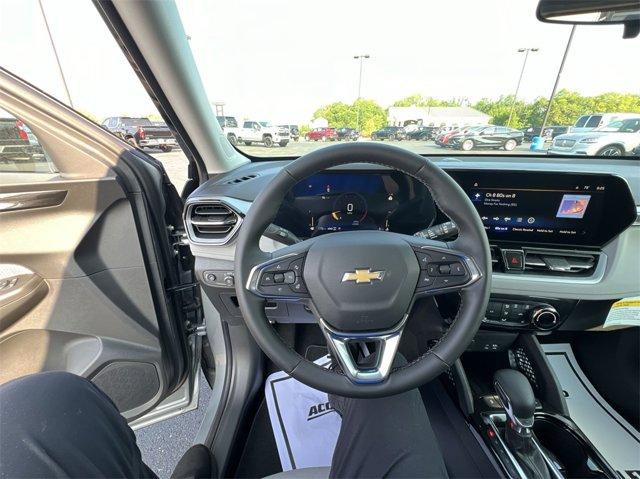 new 2025 Chevrolet TrailBlazer car, priced at $28,085