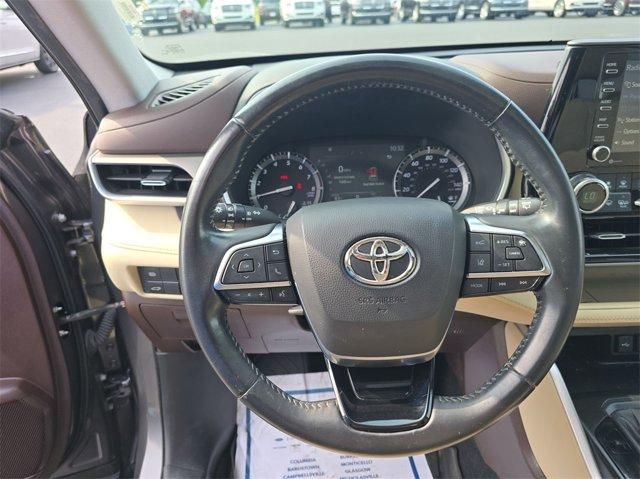 used 2021 Toyota Highlander car, priced at $33,898