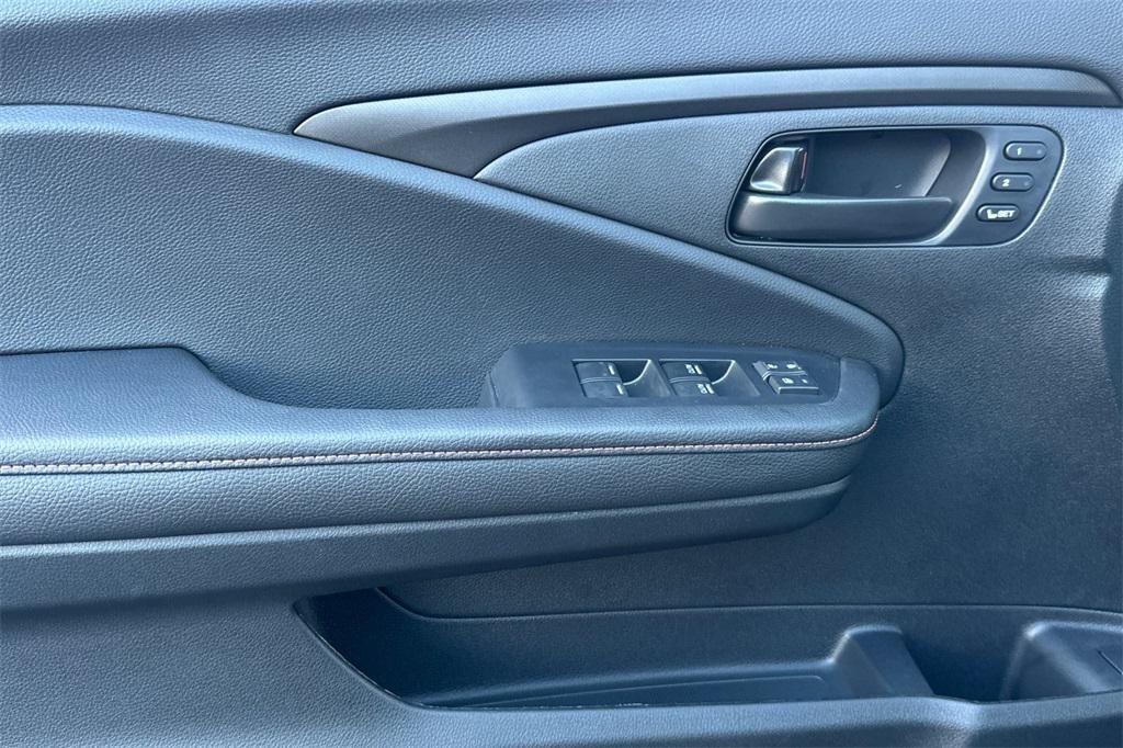 new 2025 Honda Ridgeline car, priced at $47,285