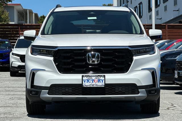 new 2025 Honda Pilot car, priced at $51,505