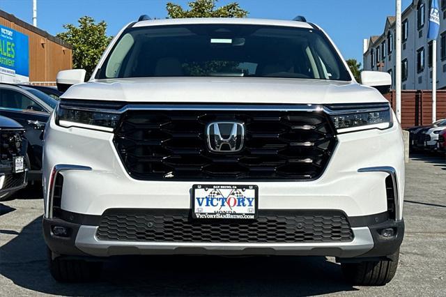 new 2025 Honda Pilot car, priced at $49,405