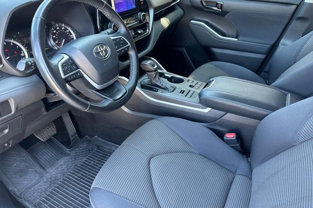 used 2024 Toyota Highlander car, priced at $34,888