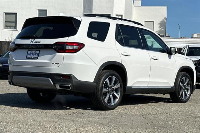 new 2025 Honda Pilot car, priced at $54,985
