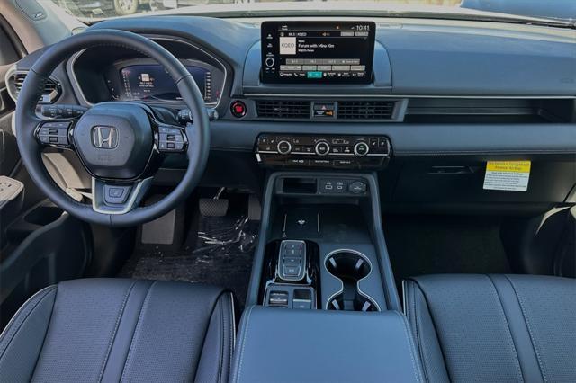 new 2025 Honda Pilot car, priced at $54,985