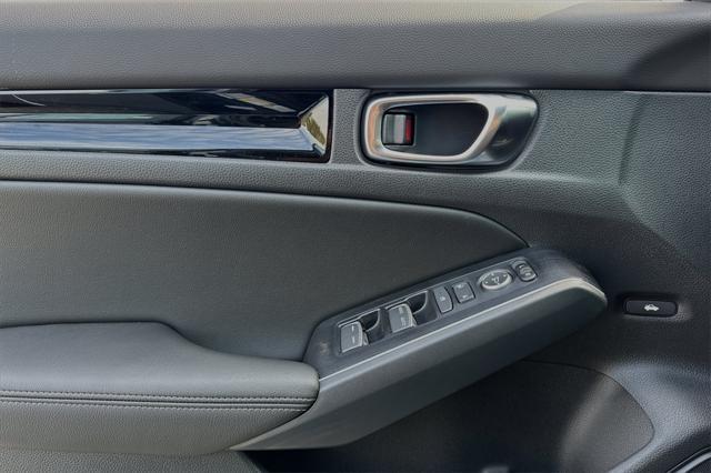 new 2025 Honda Civic Hybrid car, priced at $33,100