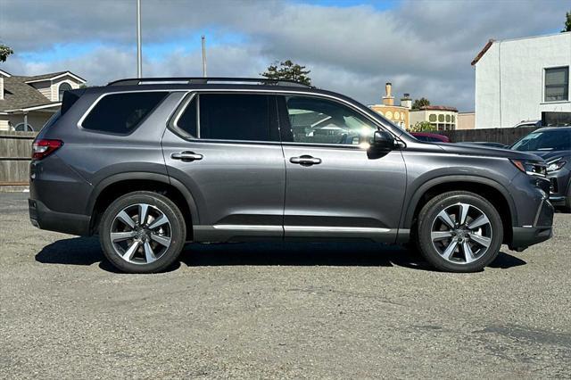 new 2025 Honda Pilot car, priced at $54,175