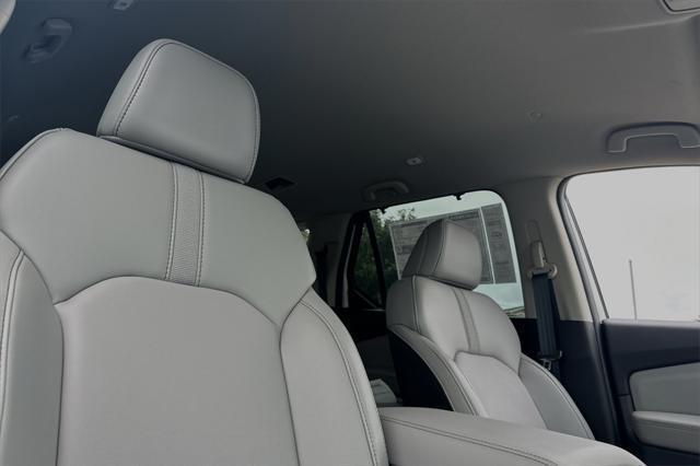 new 2025 Honda Pilot car, priced at $44,950
