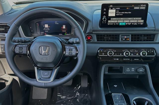 new 2025 Honda Pilot car, priced at $56,250