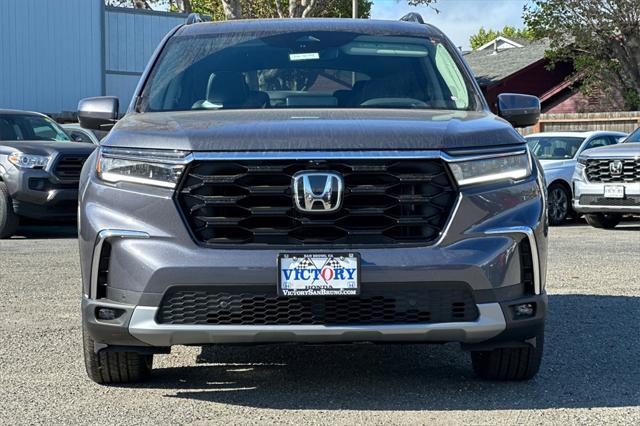new 2025 Honda Pilot car, priced at $56,250