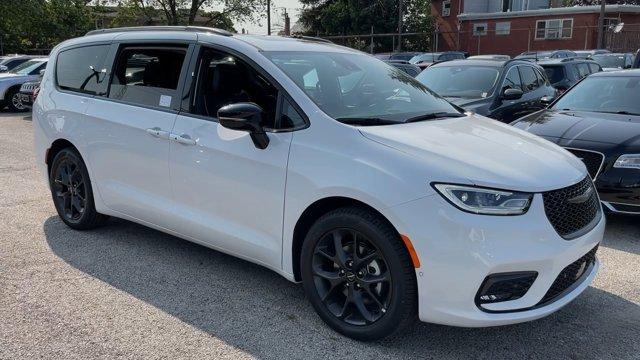 new 2024 Chrysler Pacifica car, priced at $47,800