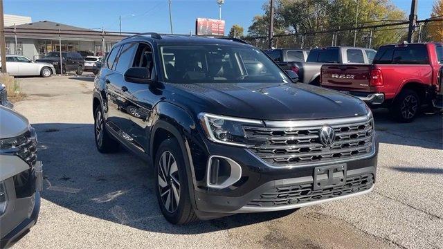 used 2024 Volkswagen Atlas car, priced at $28,000