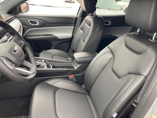 new 2025 Jeep Compass car, priced at $30,500