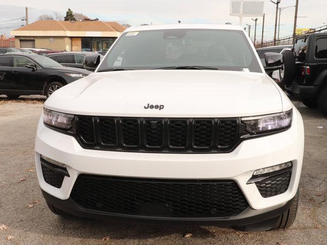 new 2025 Jeep Grand Cherokee car, priced at $49,000