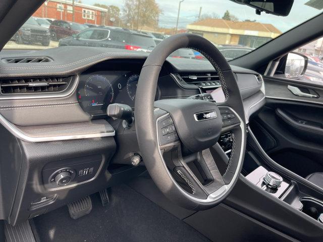 new 2025 Jeep Grand Cherokee car, priced at $49,000