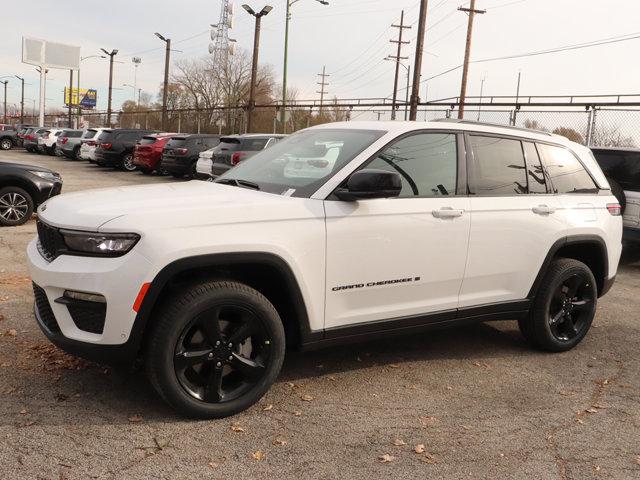 new 2025 Jeep Grand Cherokee car, priced at $49,000