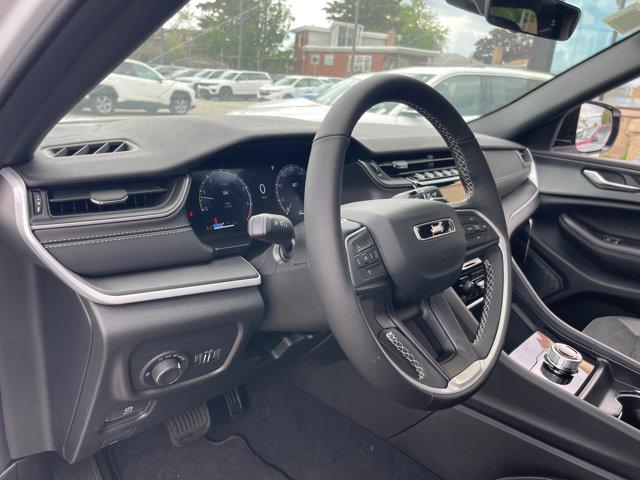 new 2025 Jeep Grand Cherokee L car