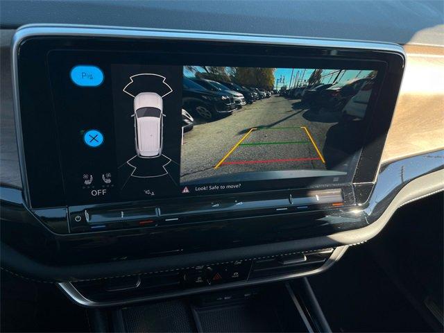 used 2024 Volkswagen Atlas car, priced at $28,000