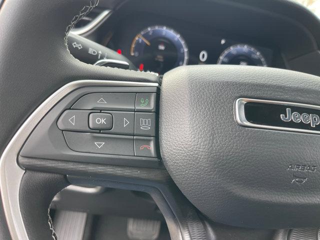 new 2025 Jeep Grand Cherokee car, priced at $37,500