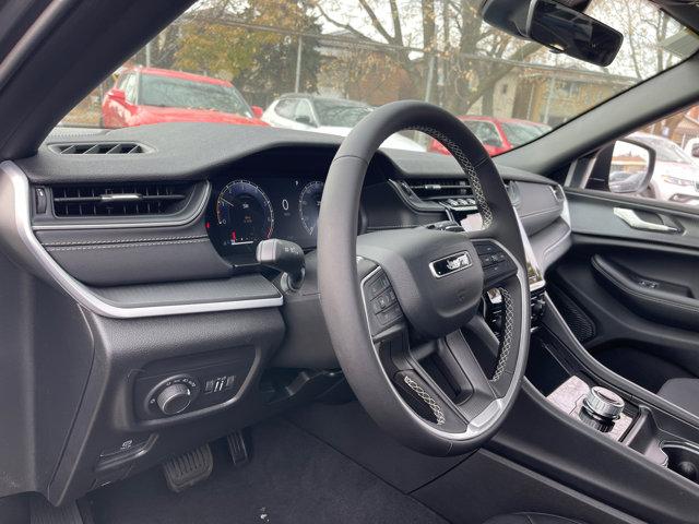 new 2025 Jeep Grand Cherokee car, priced at $37,500