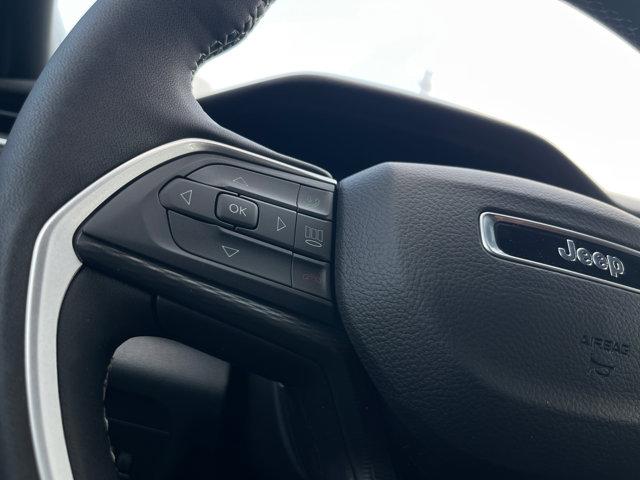 new 2025 Jeep Grand Cherokee L car, priced at $40,000