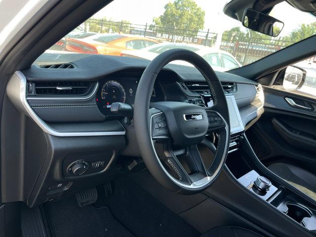 new 2025 Jeep Grand Cherokee car, priced at $41,250