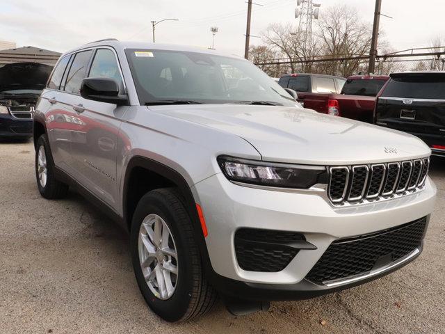 new 2025 Jeep Grand Cherokee car, priced at $37,500