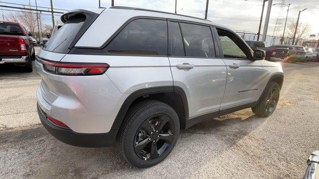 new 2025 Jeep Grand Cherokee car, priced at $42,500