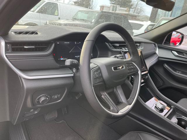 new 2025 Jeep Grand Cherokee car, priced at $42,500