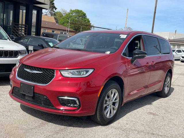 new 2025 Chrysler Pacifica car