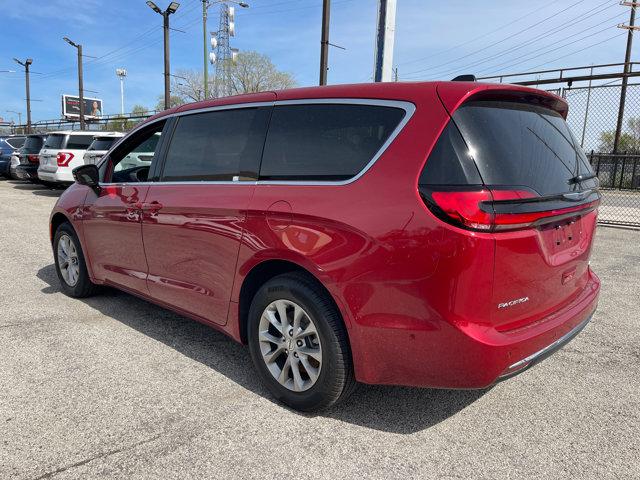 new 2025 Chrysler Pacifica car